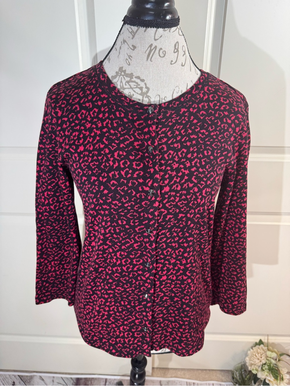 Rafaella Black and Red Cotton Leopard Button-Front Cardigan Medium